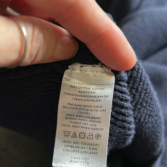 Ann Taylor Navy Blue V-Neck Sweater Size Small - Picture 9 of 10